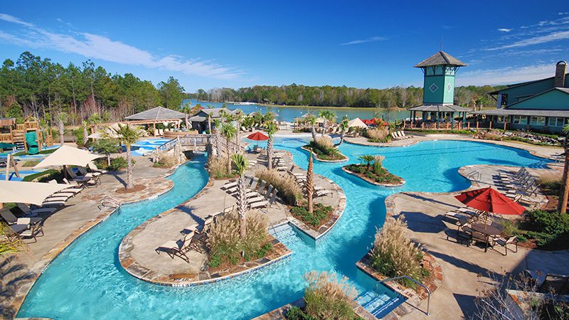 Winding resort lazy river pool